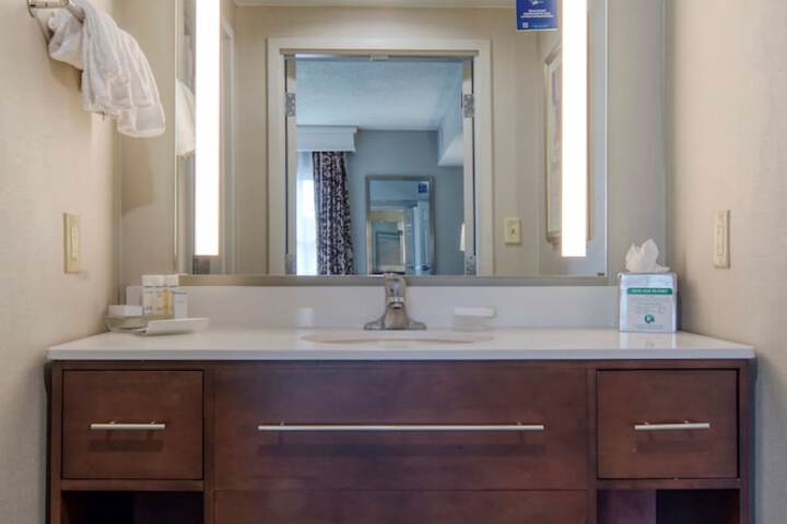 2 Queen Beds 1 Bedroom Suite (39 of 52)