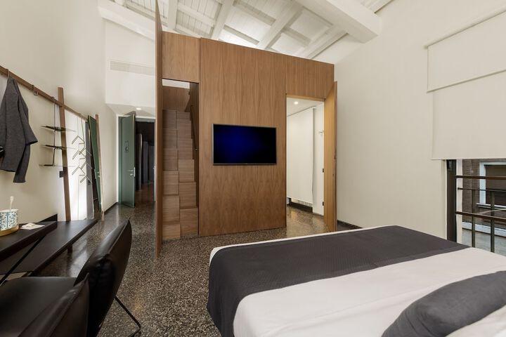 Room 12 of 40