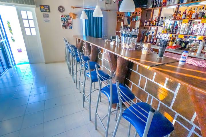 Lounge 74 of 79