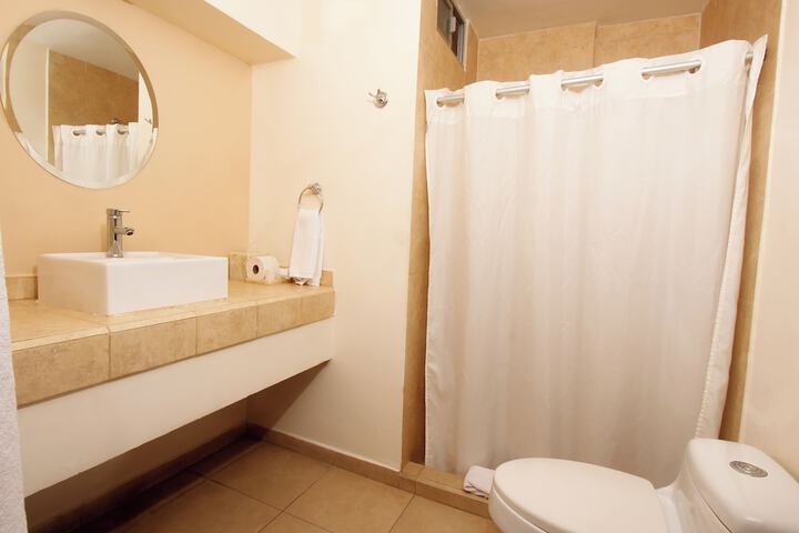 Room 7 of 18