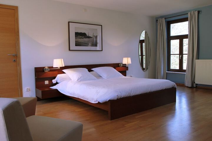 Room 5 of 43