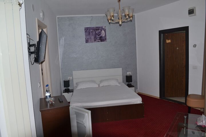 Room 7 of 21