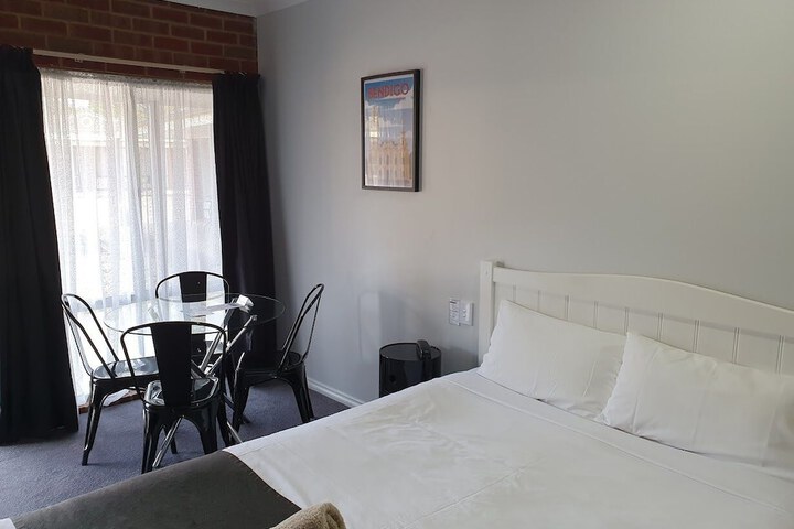 Room 6 of 32