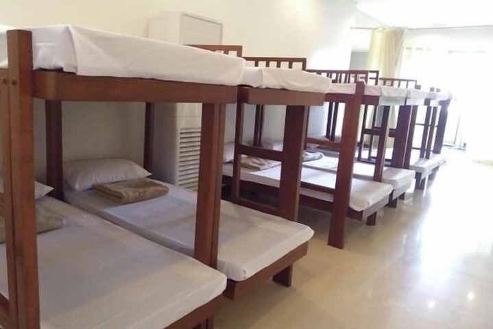 Room 4 of 27