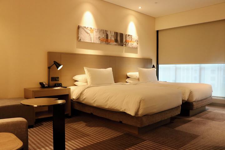 Room 7 of 36