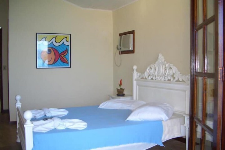 Room 14 of 32