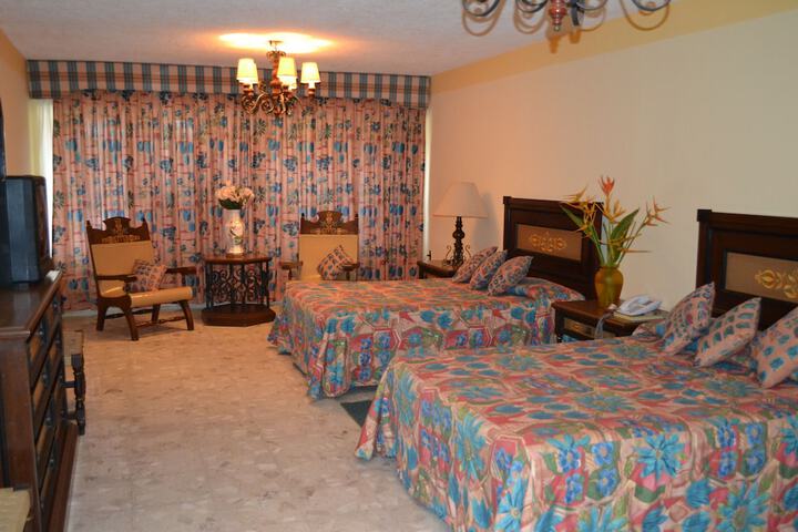 Room 9 of 37