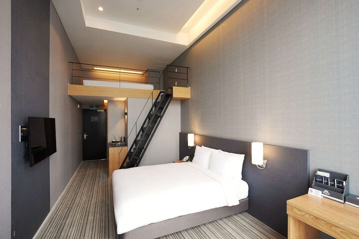 Room 16 of 55