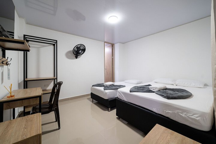 Room 7 of 122