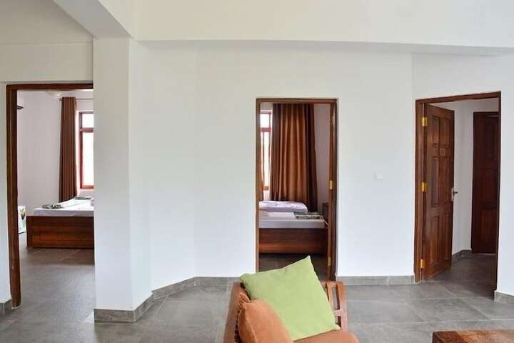 Room 43 of 148