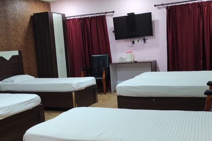 Room 5 of 15