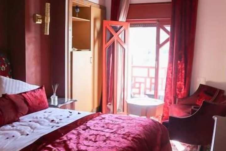 Room 29 of 65