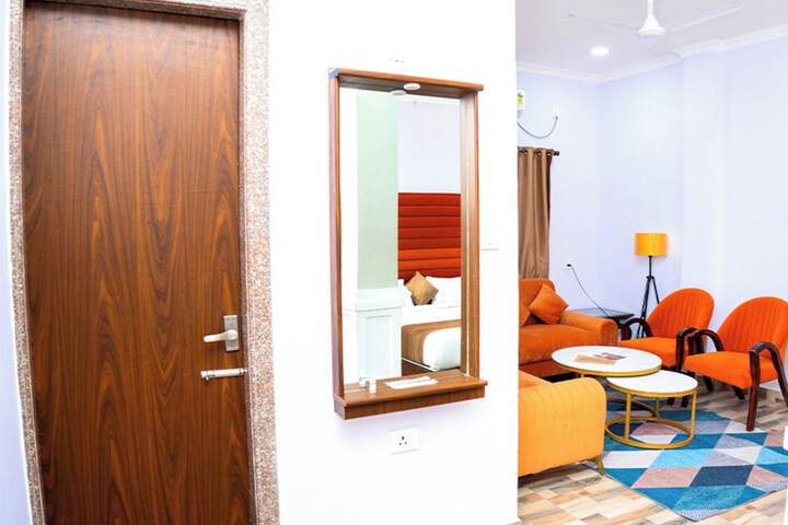 Room 33 of 74