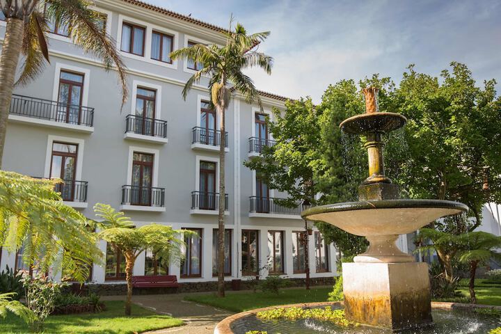 Hotel Exterior 86 of 92