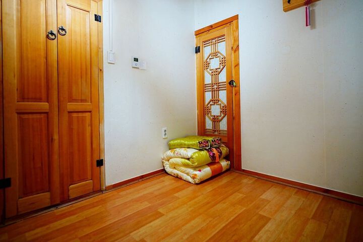 Room 7 of 38
