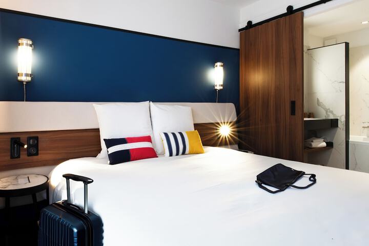 Room 10 of 63