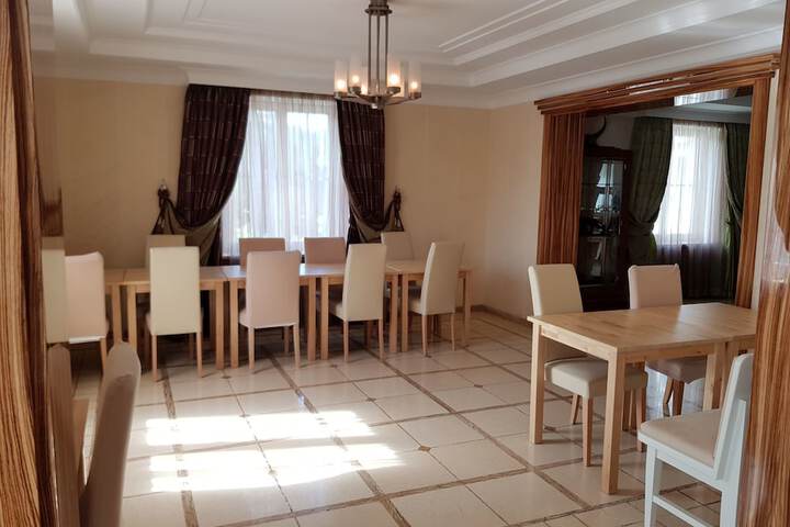 Room 8 of 30