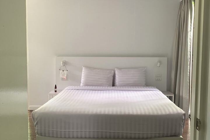 Room 52 of 127