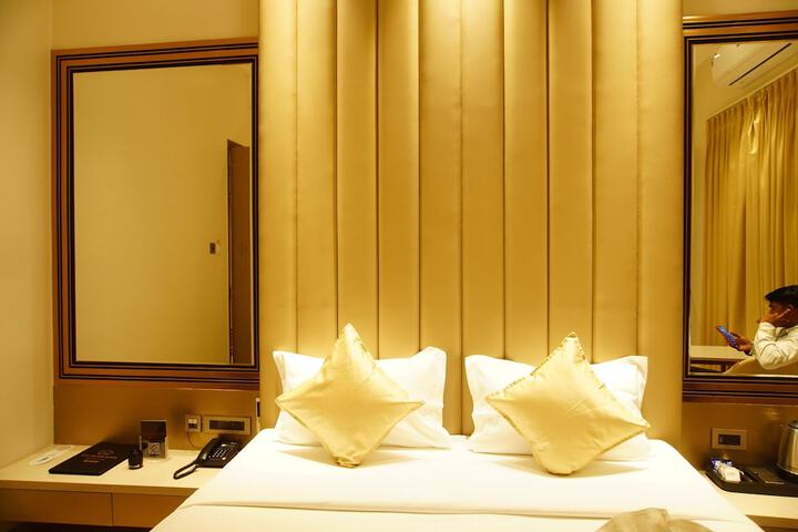 Room 6 of 23