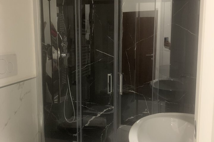 Room 11 of 14