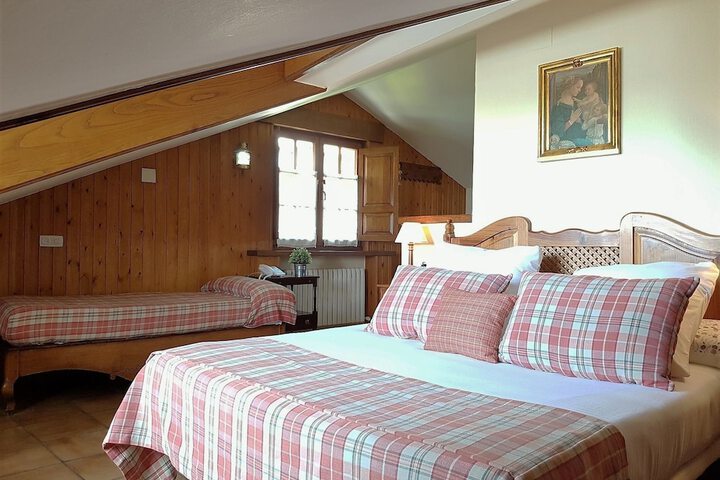 Room 9 of 26