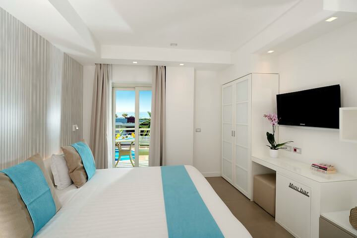Room 10 of 75