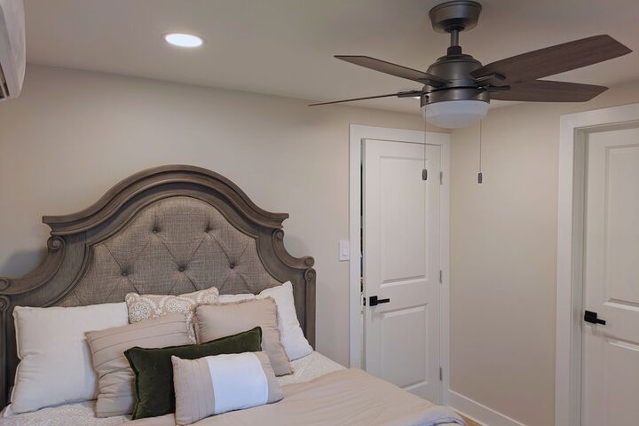 Room 38 of 153