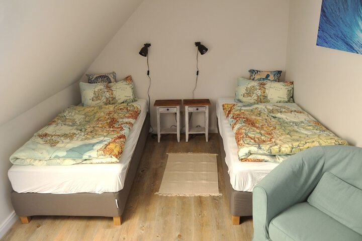 Room 14 of 77