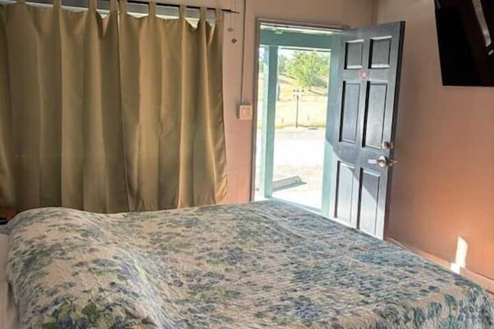 Room 2 of 8