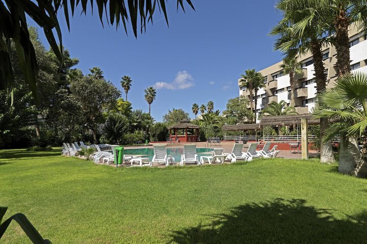 Hotel with Pool