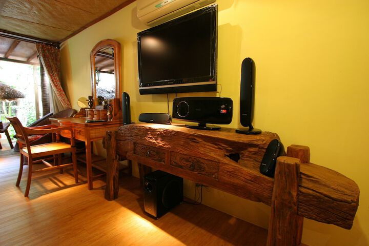 Room 6 of 85
