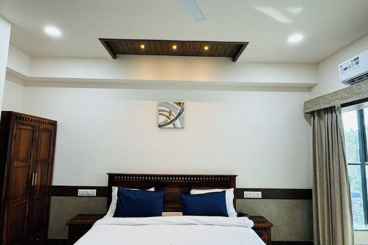Room 16 of 39