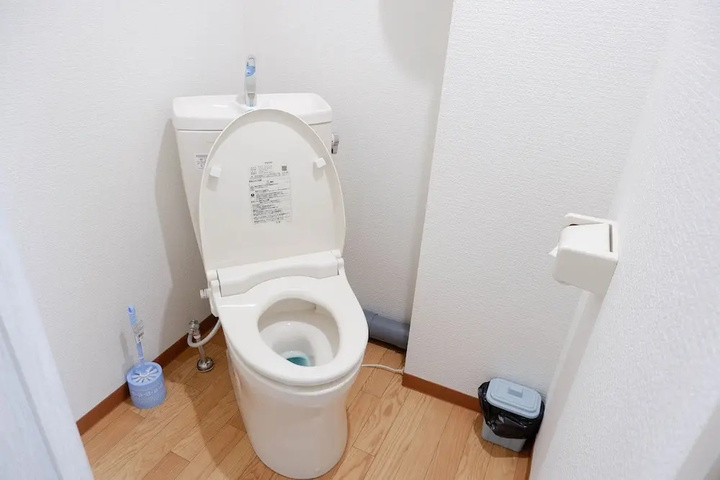 Room 8 of 19