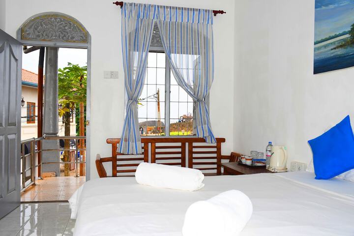 Room 12 of 70