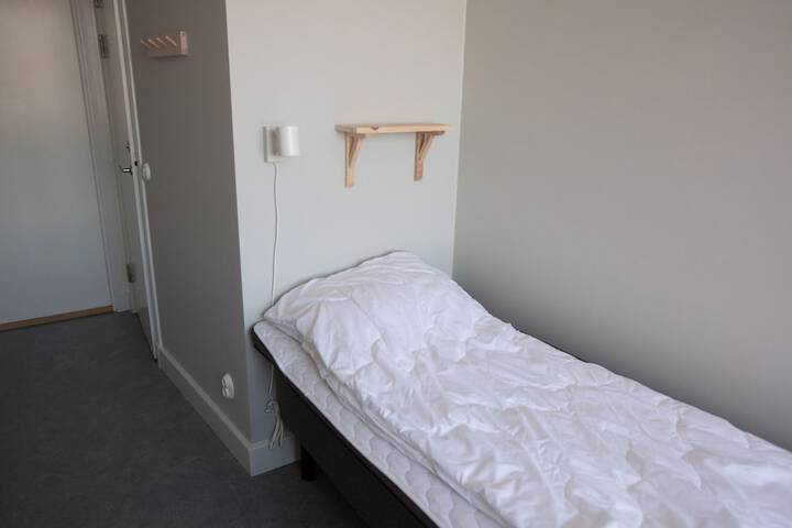 Room 13 of 46