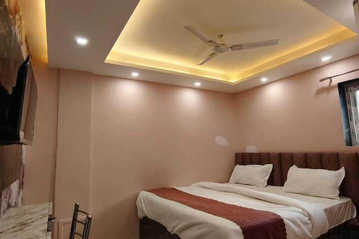 Room 5 of 21