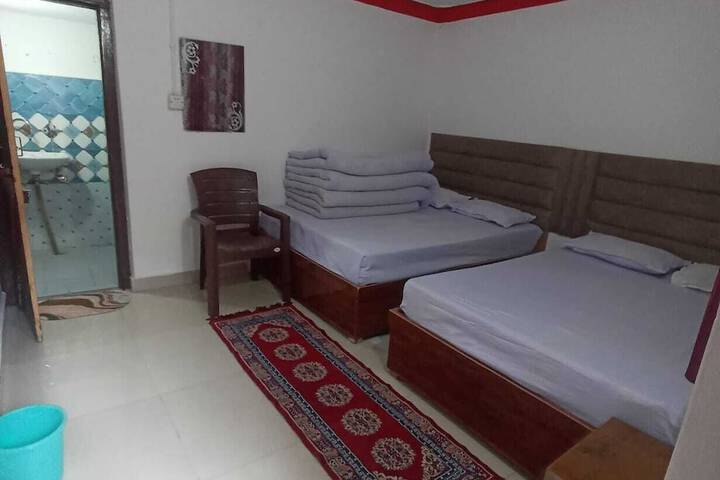 Room 9 of 30