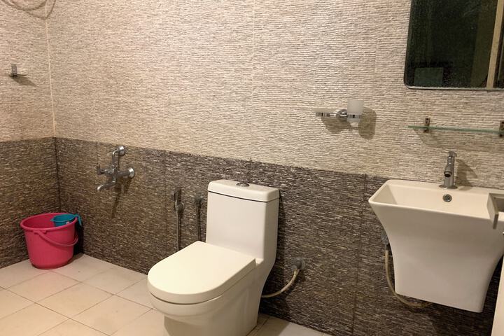Room 44 of 87