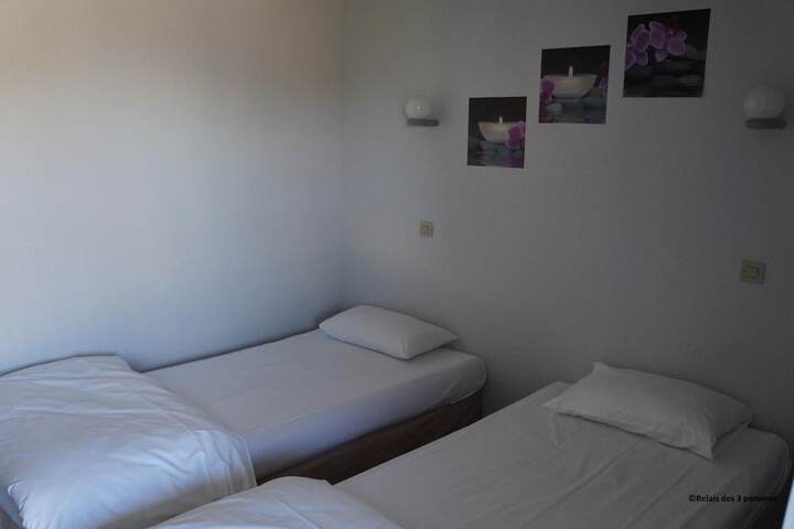 Room 8 of 24