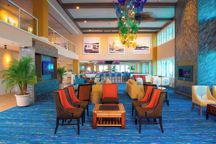 Lobby lounge