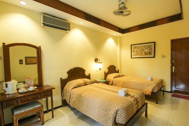 Room 10 of 43