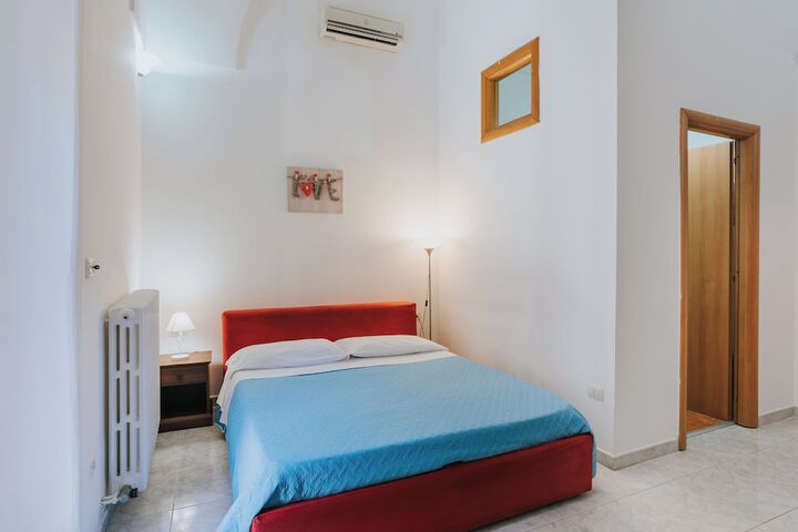 Room 2 of 35
