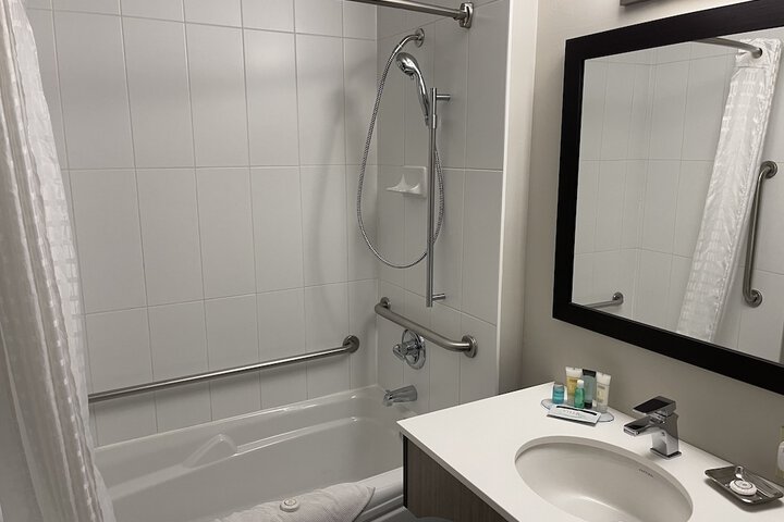 Room 30 of 46