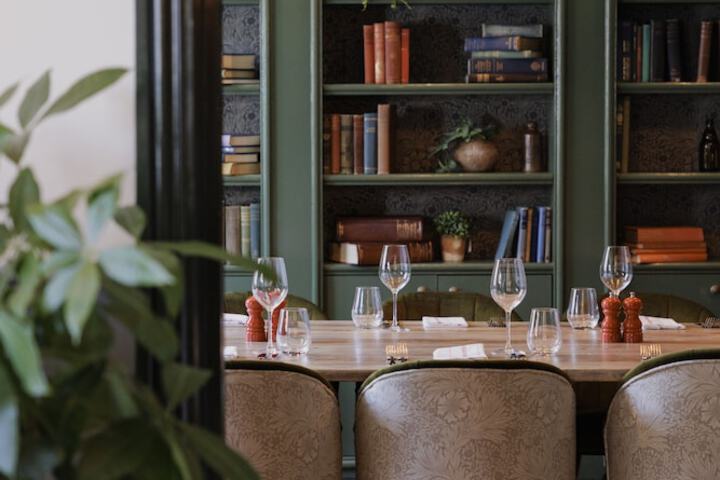 Dining 69 of 88