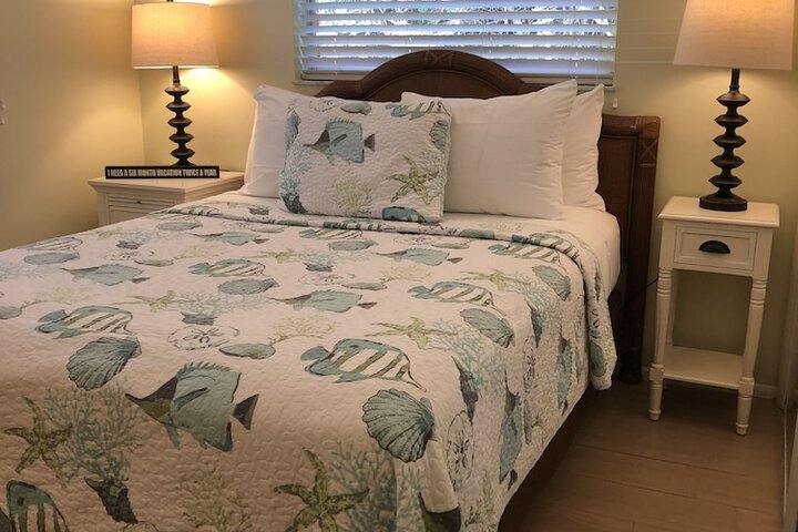 Room 11 of 115