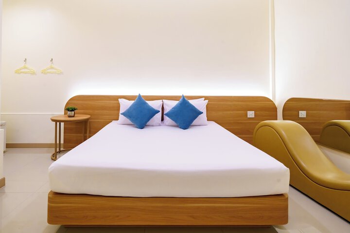 Room 2 of 19