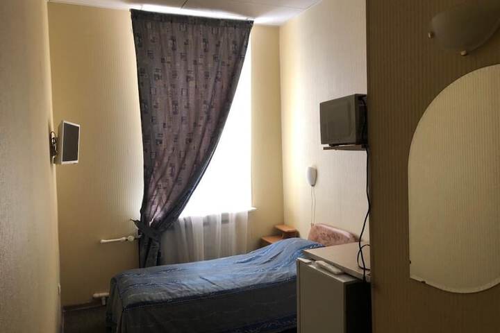 Room 11 of 12