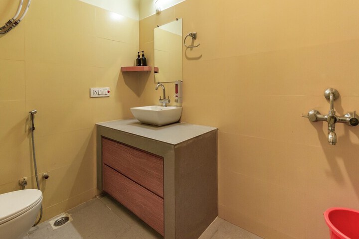 Room 15 of 27