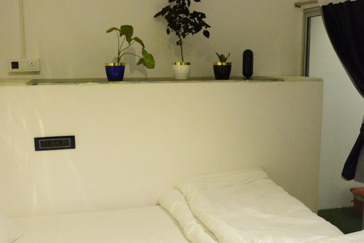 Room 2 of 14