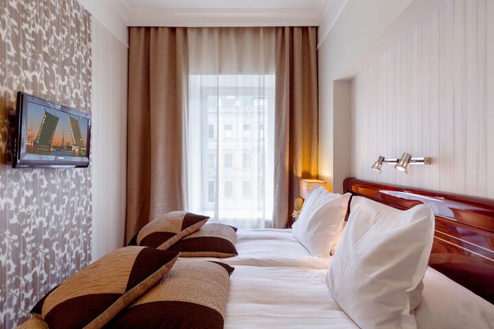 Room 20 of 172